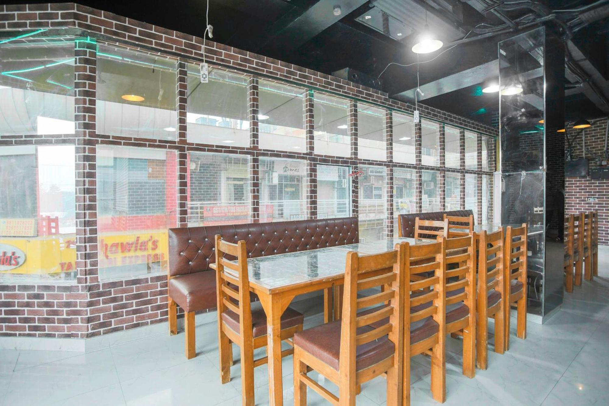 Indirapuram Hotel O Parktel מראה חיצוני תמונה