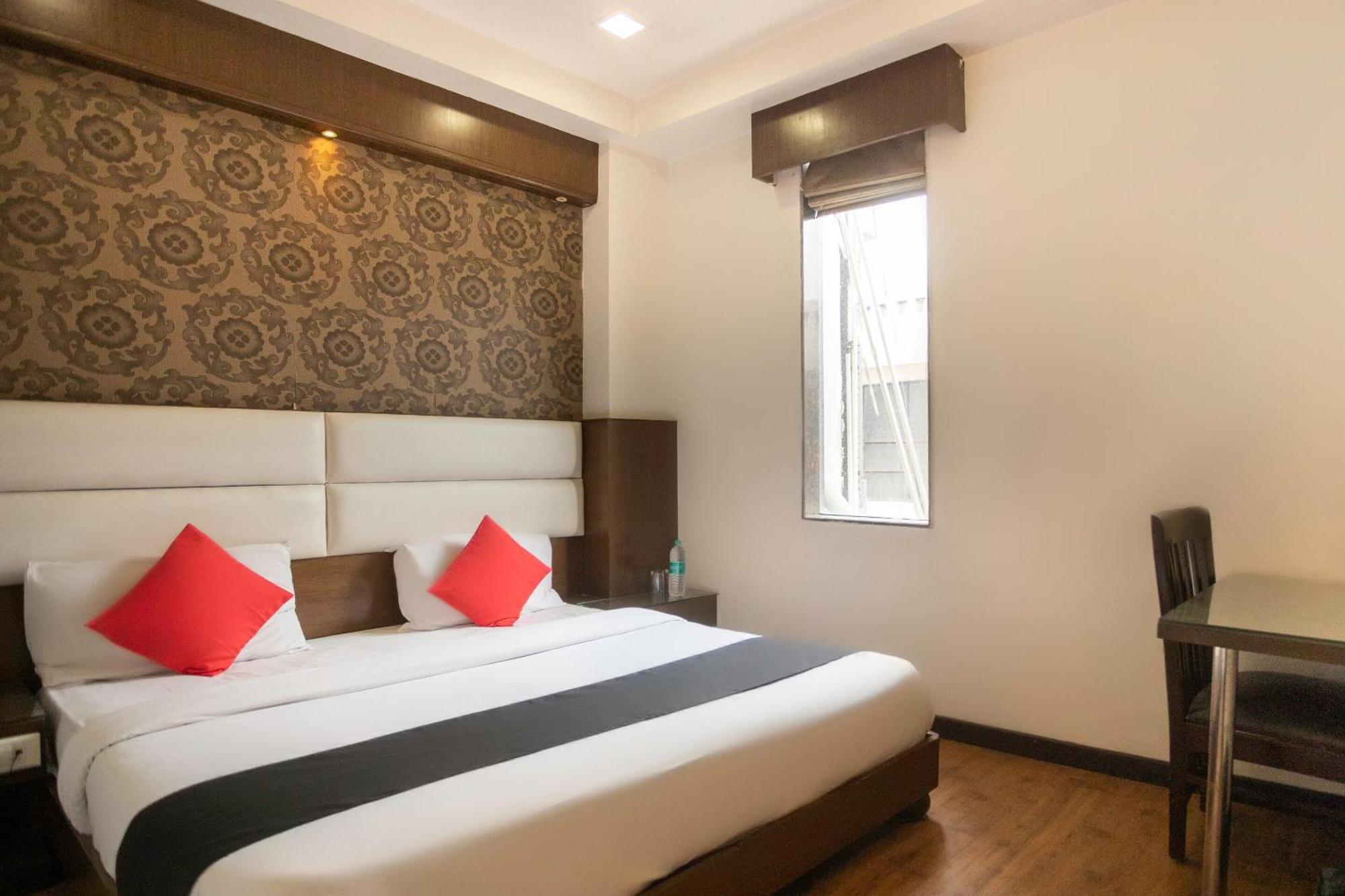 Indirapuram Hotel O Parktel מראה חיצוני תמונה