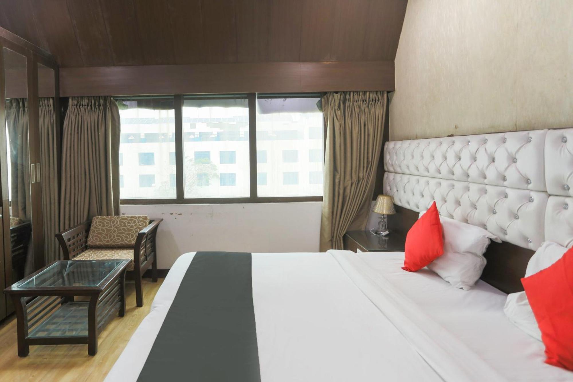 Indirapuram Hotel O Parktel מראה חיצוני תמונה